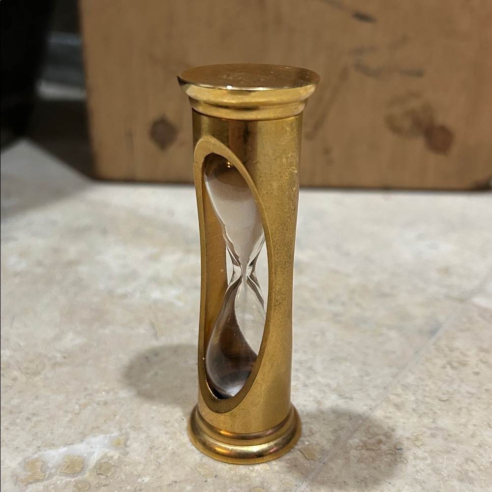 Vintage Brass 3 Minute Sandglass - Picture 3 of 10